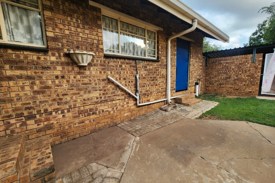 4 Bedroom Property for Sale in Vaalpark Free State